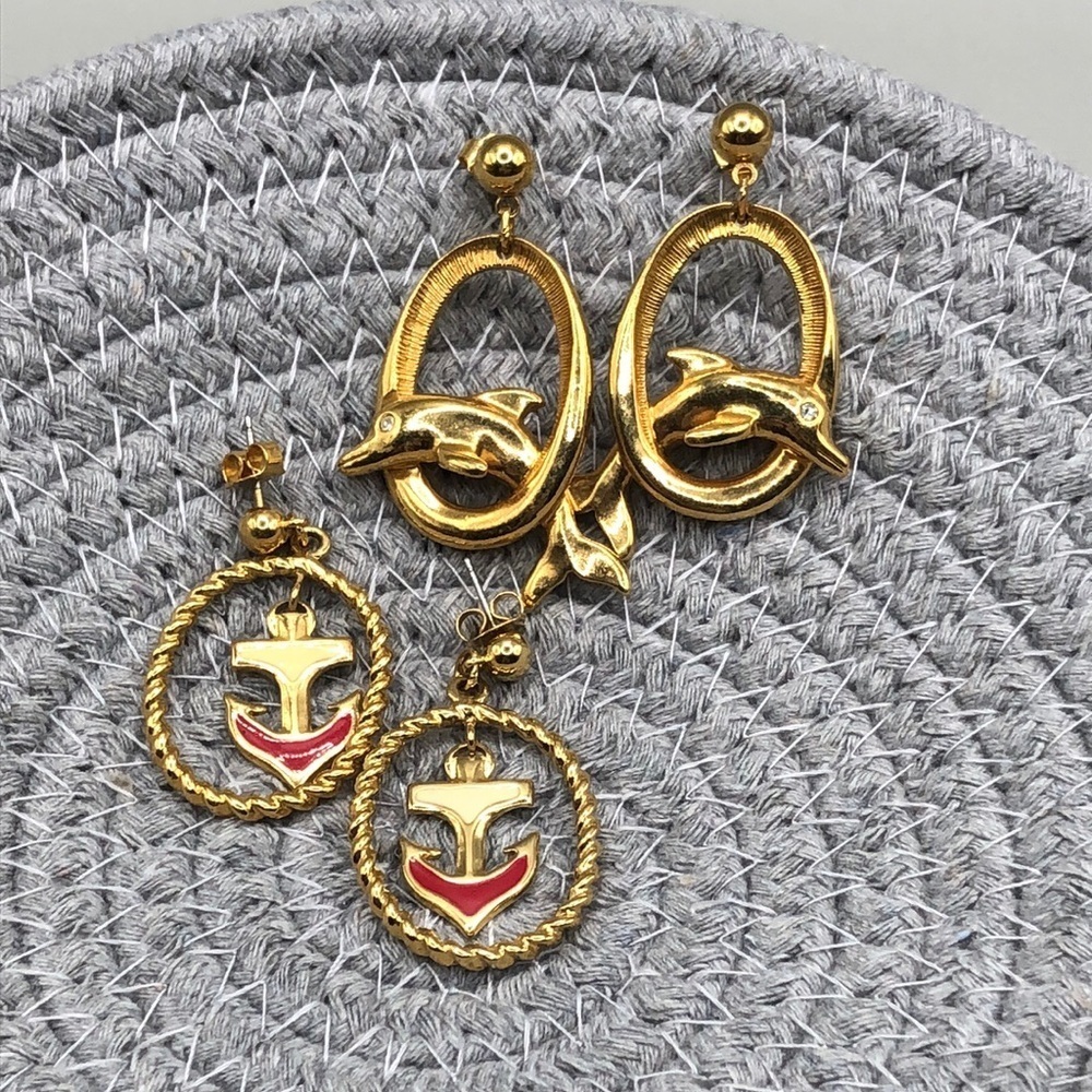 Bundle 2 vintage Avon Earrings Anchor Dolphin Nautical Sea Ocean Beach.